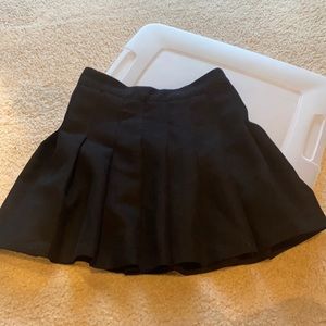 H&M black pleated mini skirt size 6